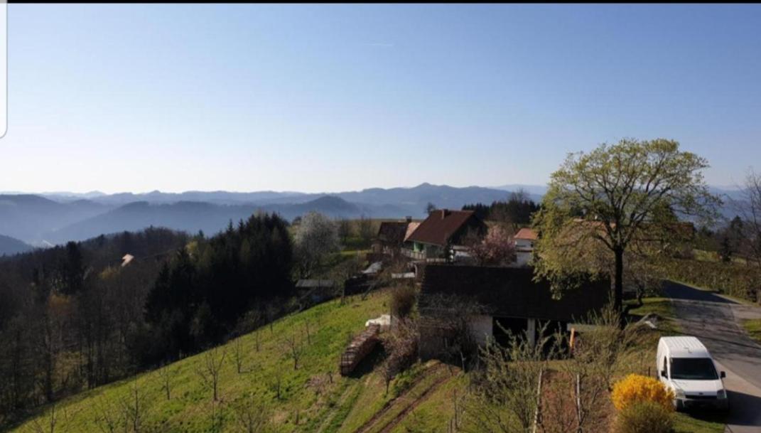 Obstbau und Gästezimmer Stani Kitzeck im Sausal Exterior foto
